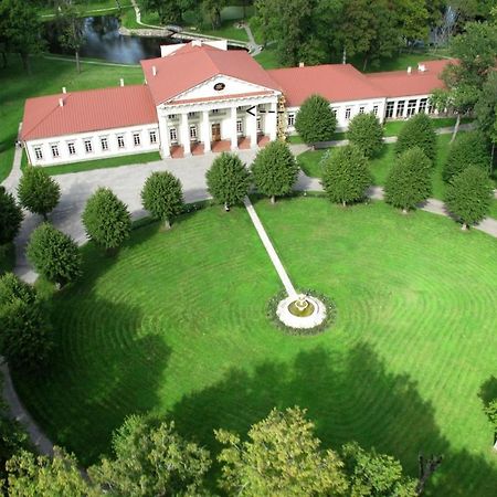 Taujenu Dvaro Sveciu Namai Towiany Exterior foto