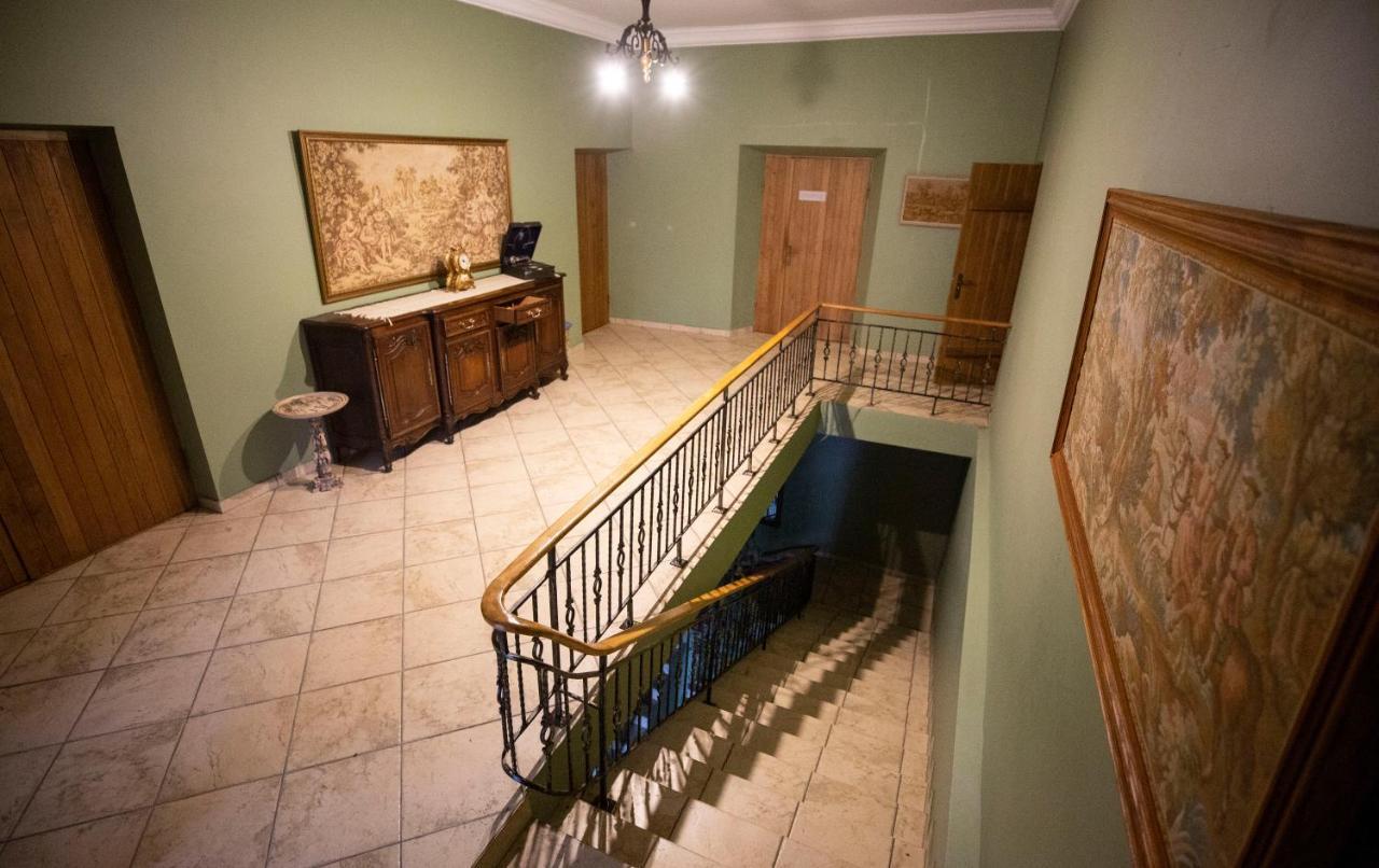 Taujenu Dvaro Sveciu Namai Towiany Exterior foto