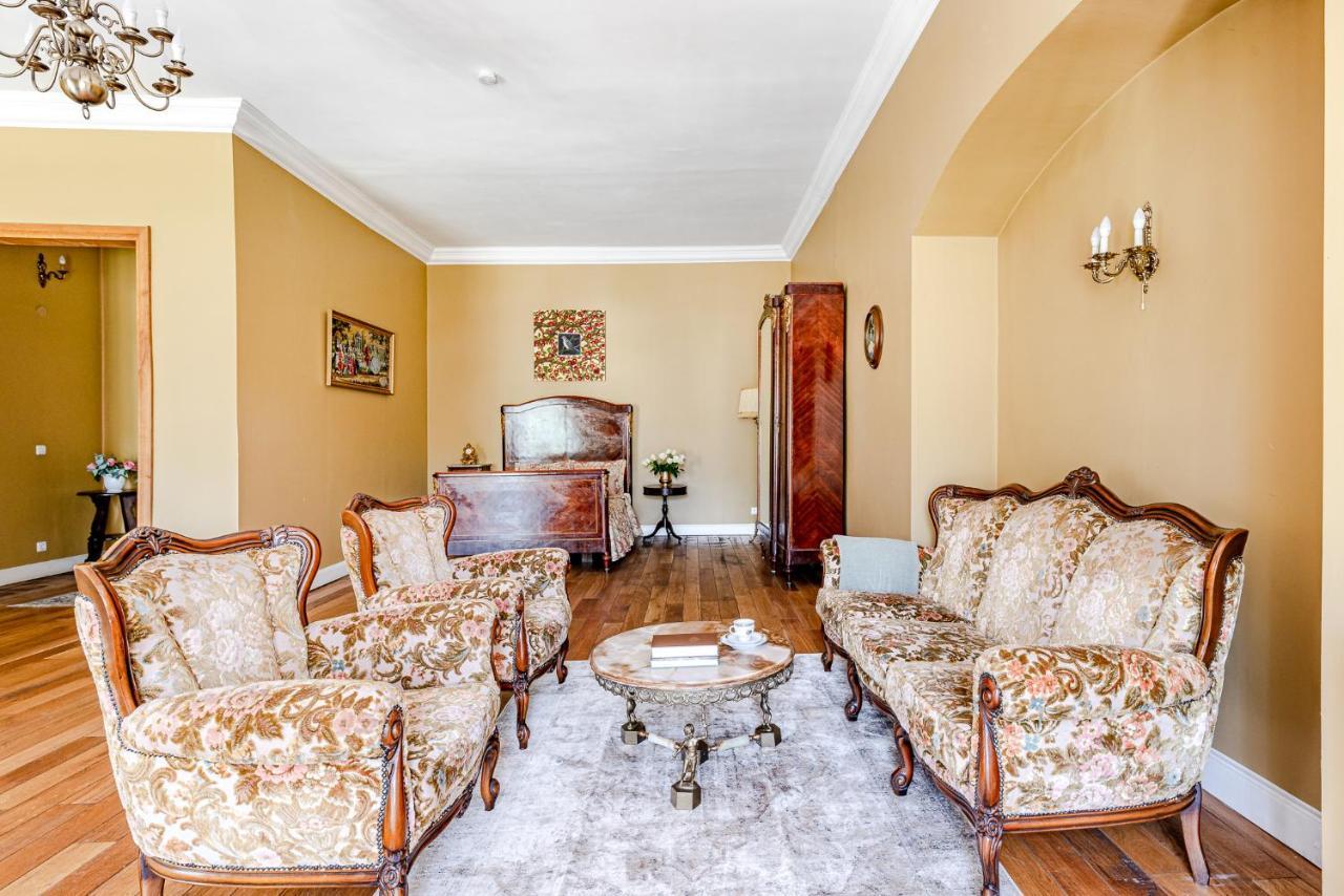 Taujenu Dvaro Sveciu Namai Towiany Exterior foto