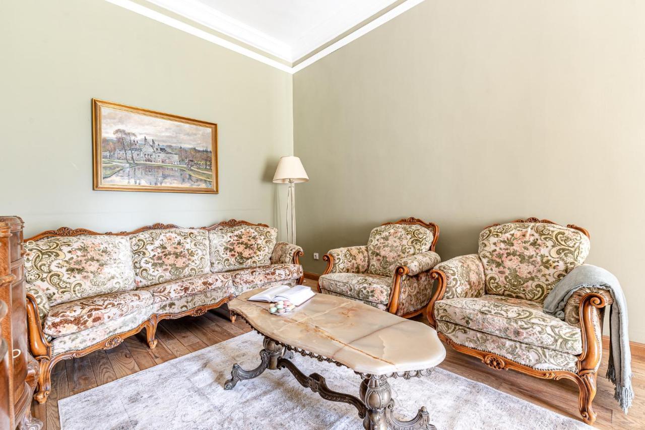 Taujenu Dvaro Sveciu Namai Towiany Exterior foto