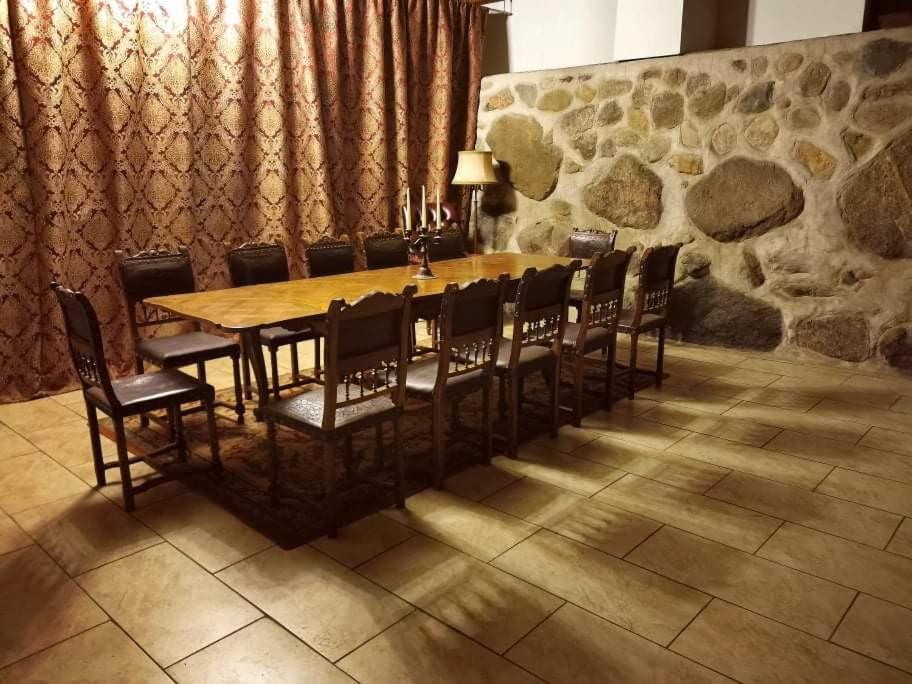 Taujenu Dvaro Sveciu Namai Towiany Exterior foto