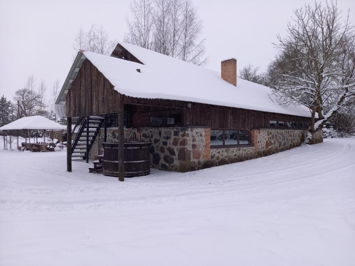 Taujenu Dvaro Sveciu Namai Towiany Exterior foto